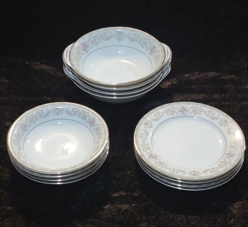 Noritake "Edgewood" Pattern #5807 — Complete Service for 4 with Serving Platters, Vintage Japan, Circa (1957–1973)