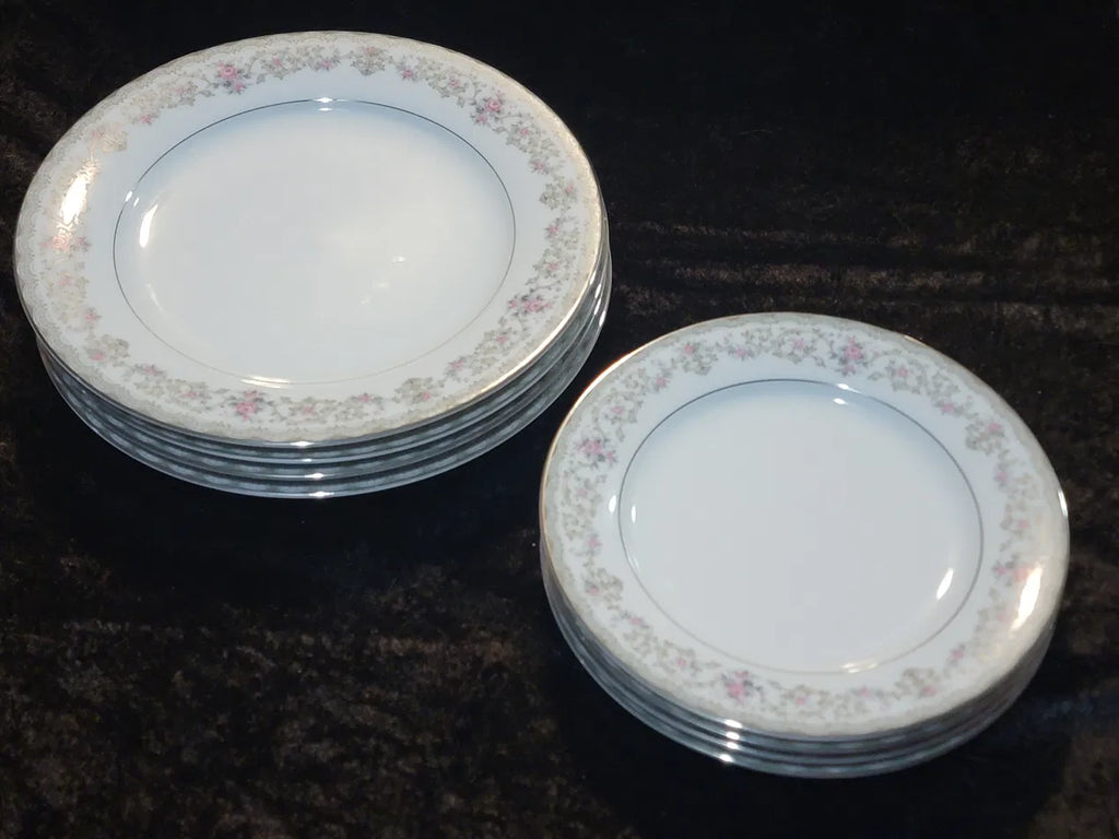 Noritake "Edgewood" Pattern #5807 — Complete Service for 4 with Serving Platters, Vintage Japan, Circa (1957–1973)