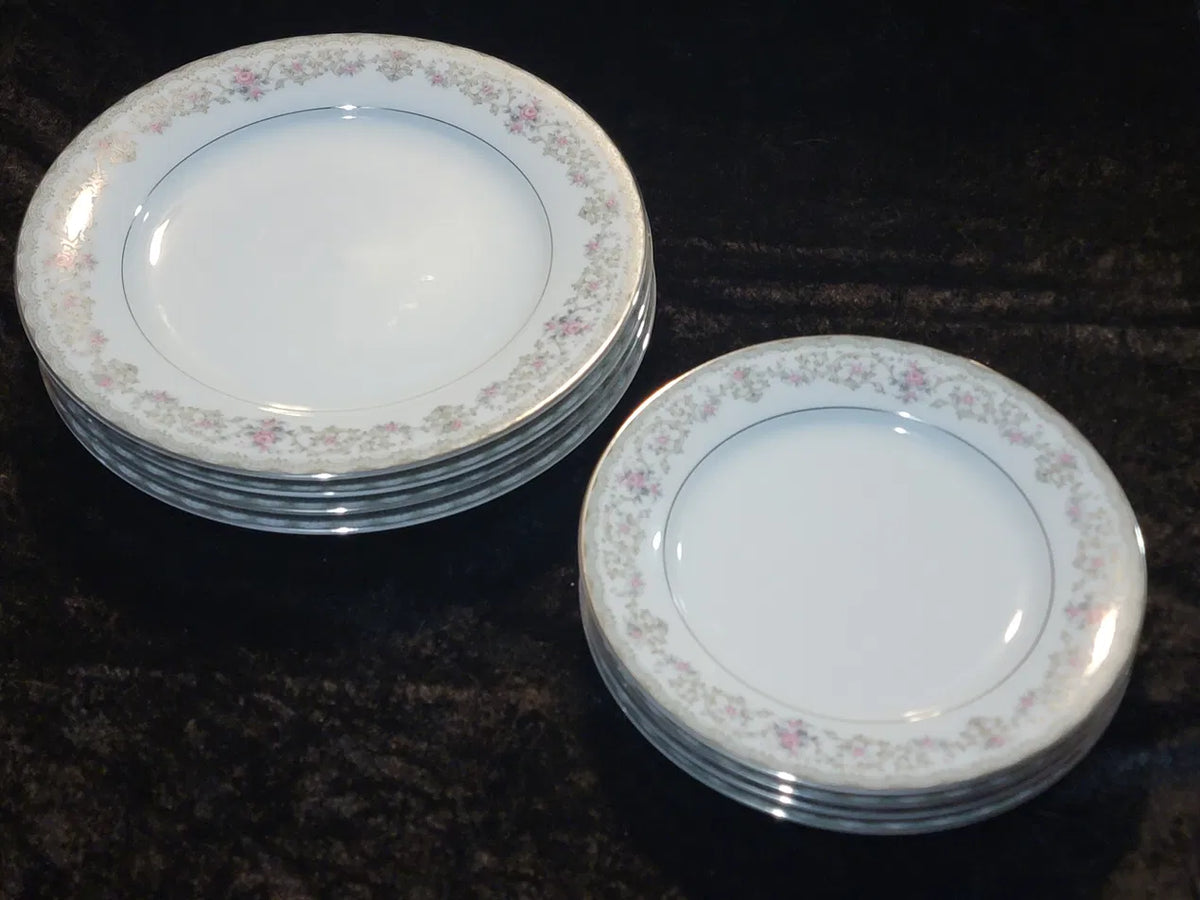 Noritake "Edgewood" Pattern #5807 — Complete Service for 4 with Serving Platters, Vintage Japan, Circa (1957–1973)